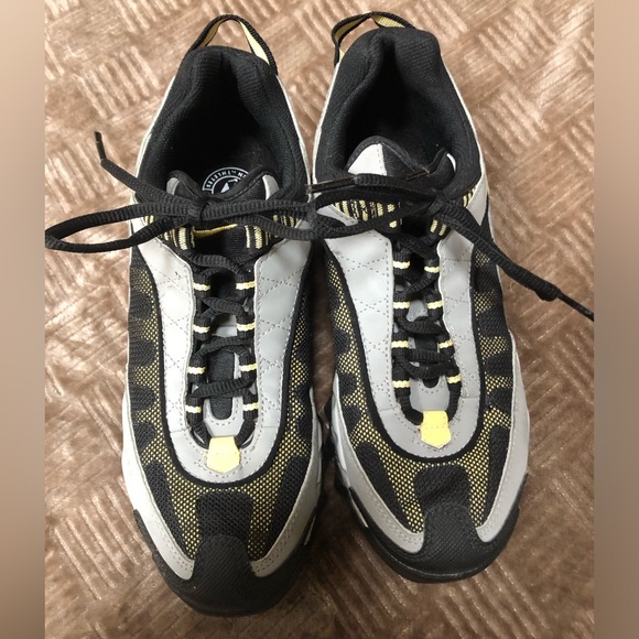 Nike ACG Women’s Shoe - 8.5 - Picture 3 of 6